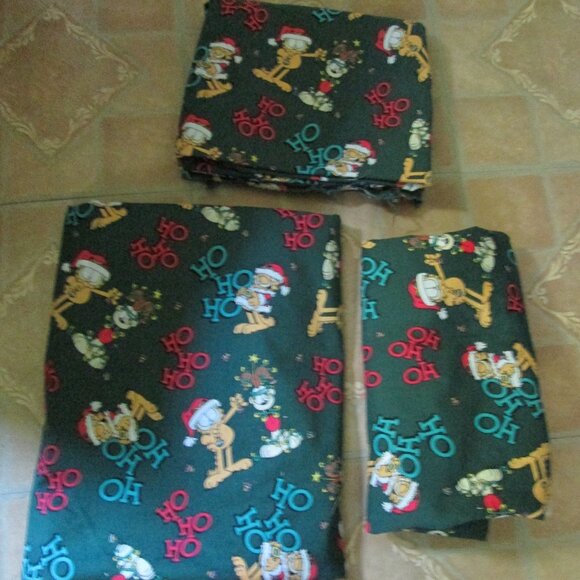 Garfield Christmas Fabric Lot of 3 Pieces  HO HO HO - Picture 1 of 5